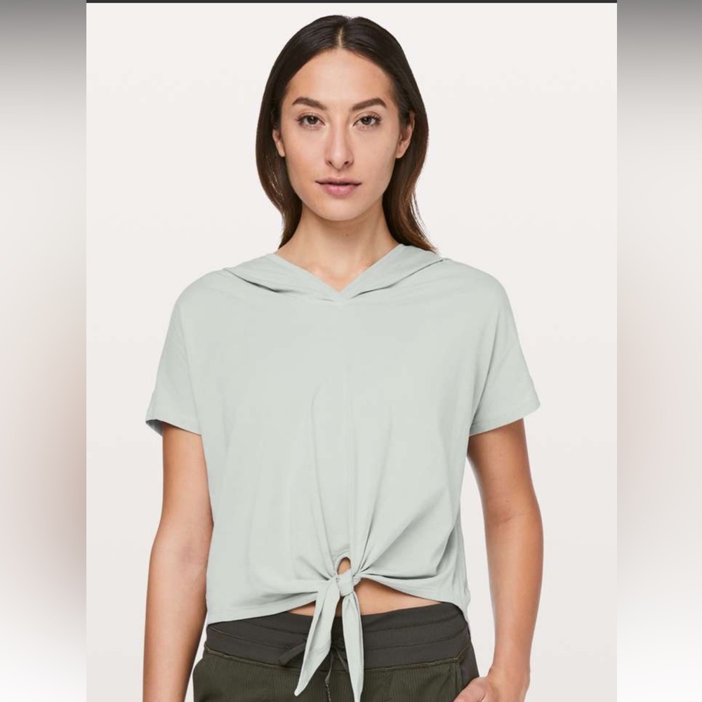 Lululemon Knot Gonna Fly Tee Hood in size 8 Jade Grey. Pima cotton
